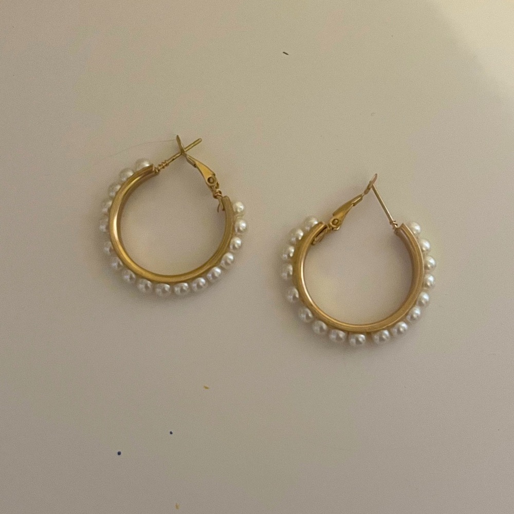Cute gold pearl hoops